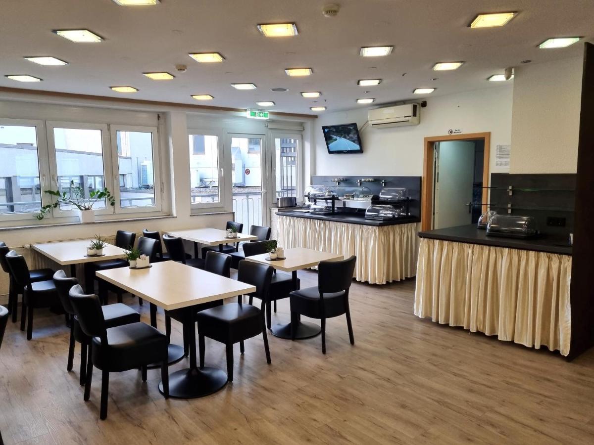 Adler Hotel Frankfurt Франкфурт на Майн Екстериор снимка