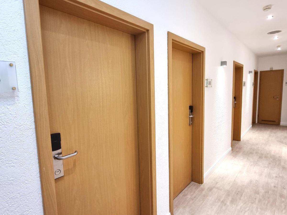 Adler Hotel Frankfurt Франкфурт на Майн Екстериор снимка