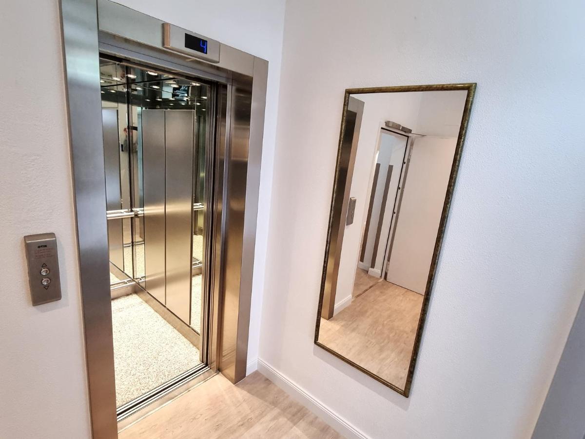 Adler Hotel Frankfurt Франкфурт на Майн Екстериор снимка