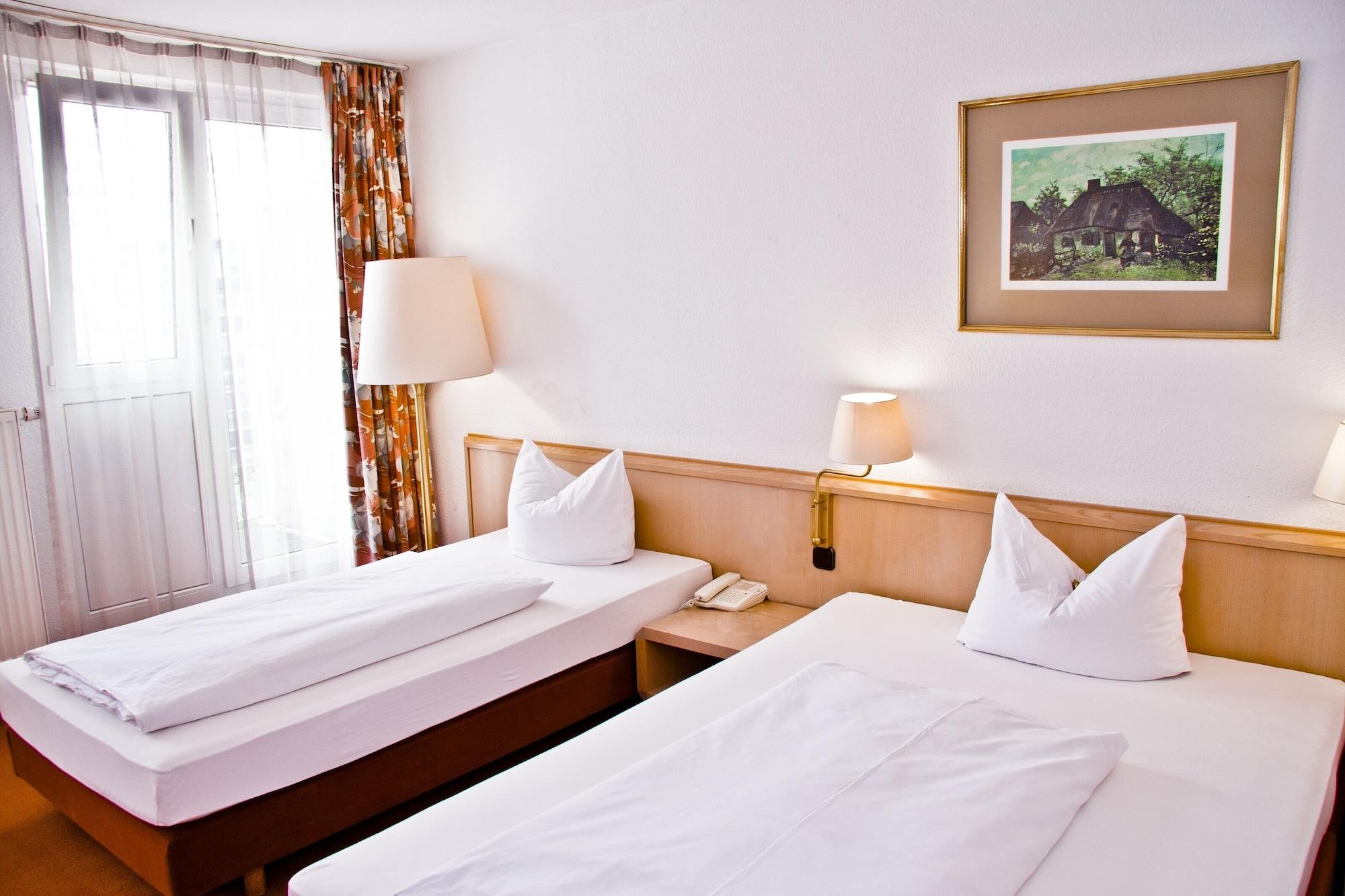 Adler Hotel Frankfurt Франкфурт на Майн Екстериор снимка