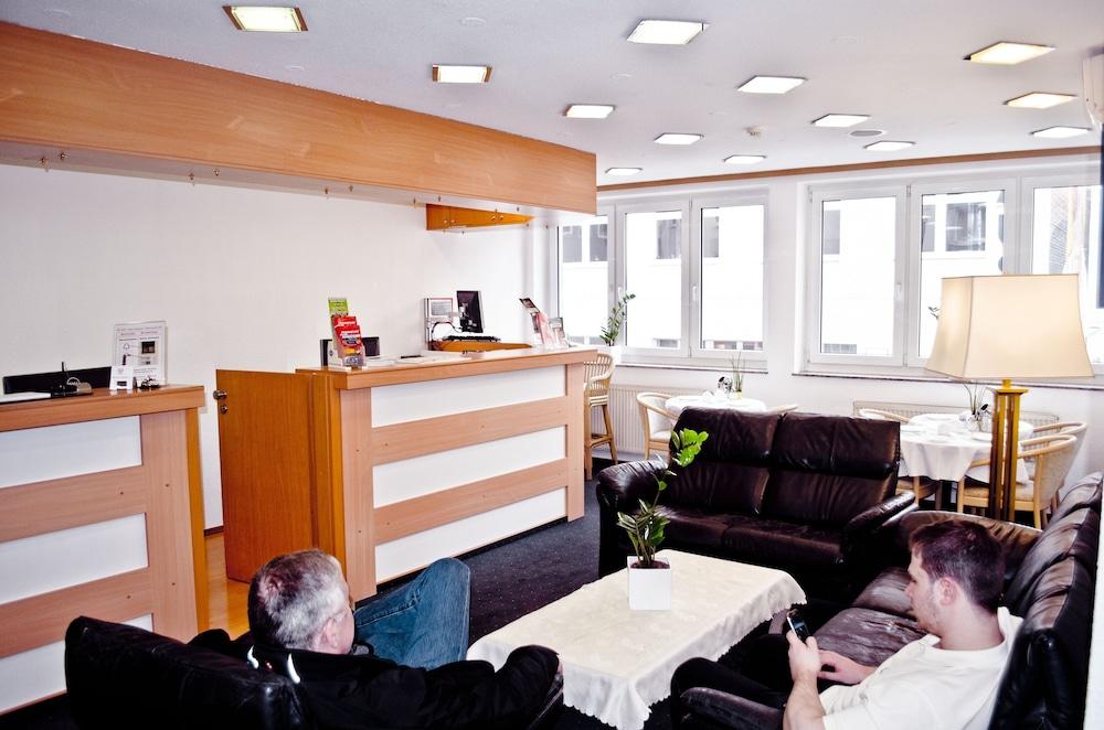 Adler Hotel Frankfurt Франкфурт на Майн Екстериор снимка