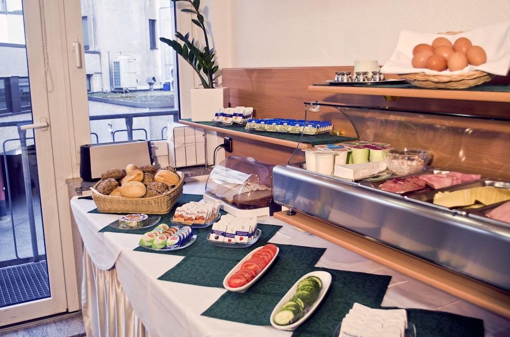 Adler Hotel Frankfurt Франкфурт на Майн Екстериор снимка