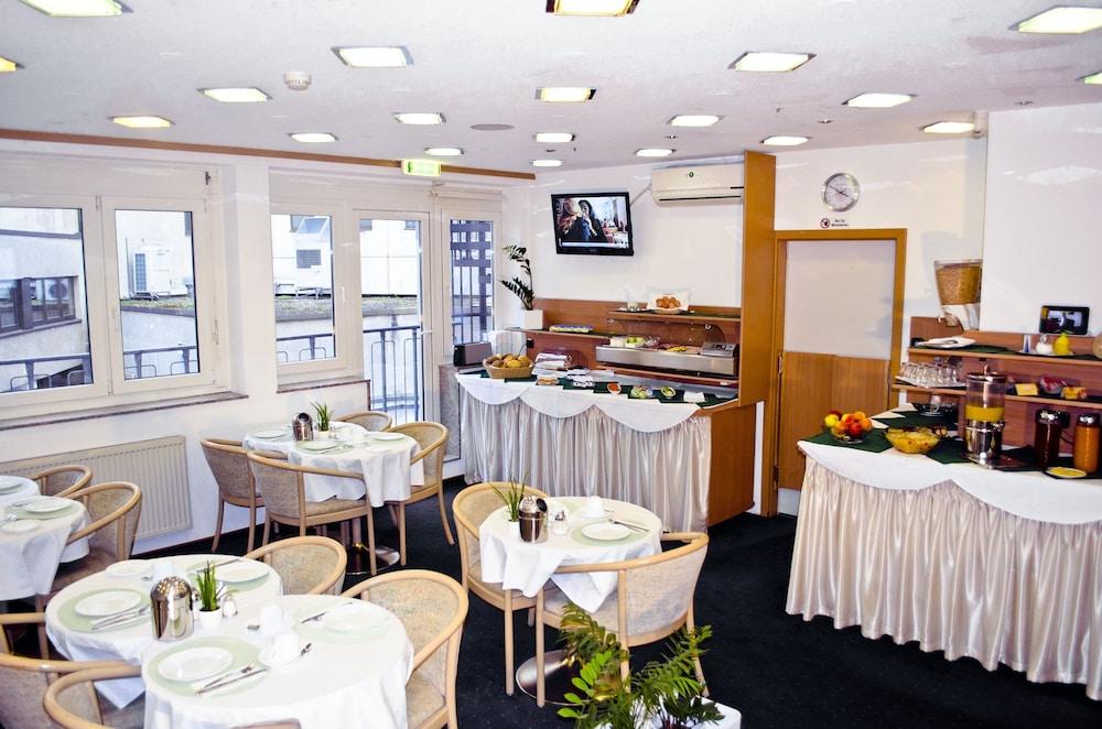 Adler Hotel Frankfurt Франкфурт на Майн Екстериор снимка