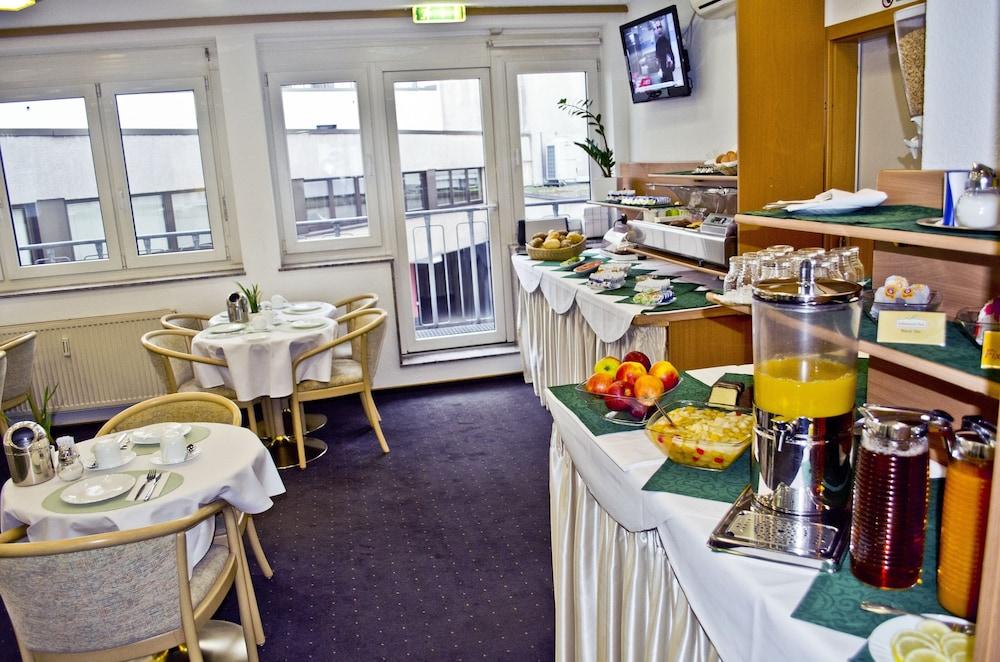 Adler Hotel Frankfurt Франкфурт на Майн Екстериор снимка