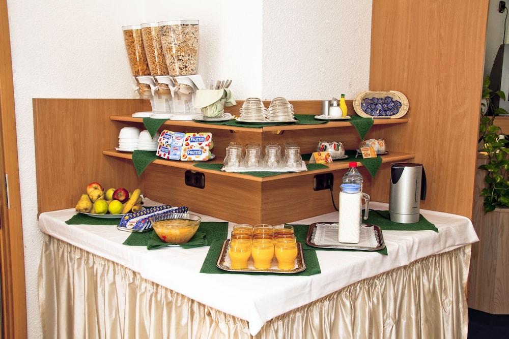 Adler Hotel Frankfurt Франкфурт на Майн Екстериор снимка