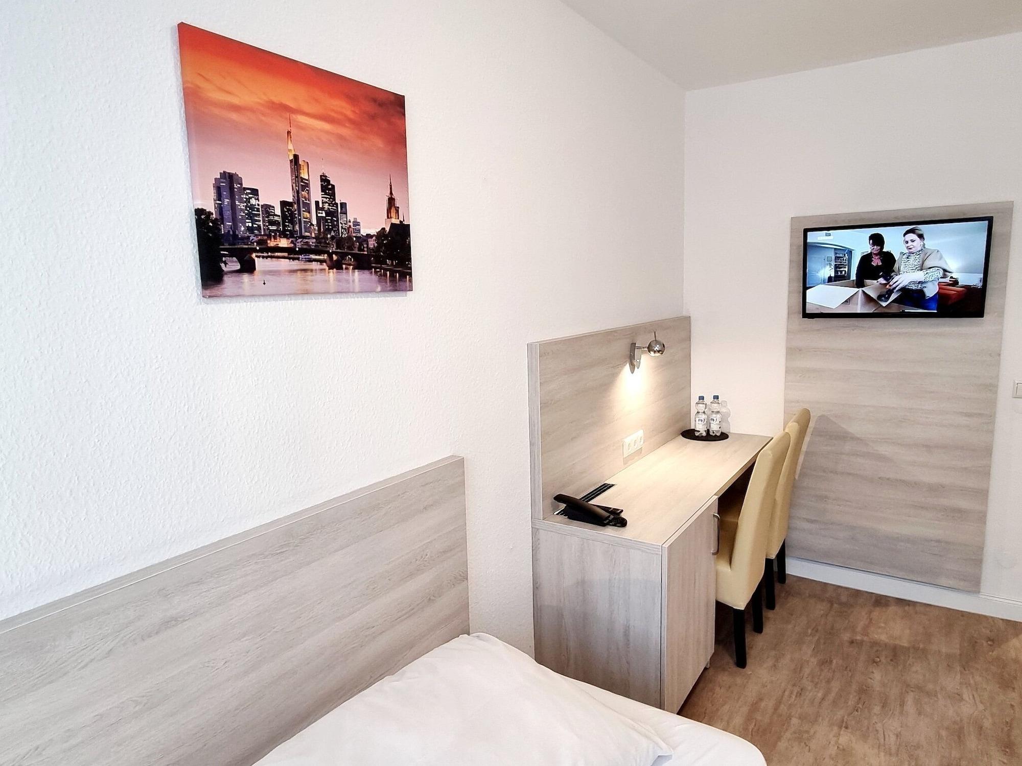 Adler Hotel Frankfurt Франкфурт на Майн Екстериор снимка