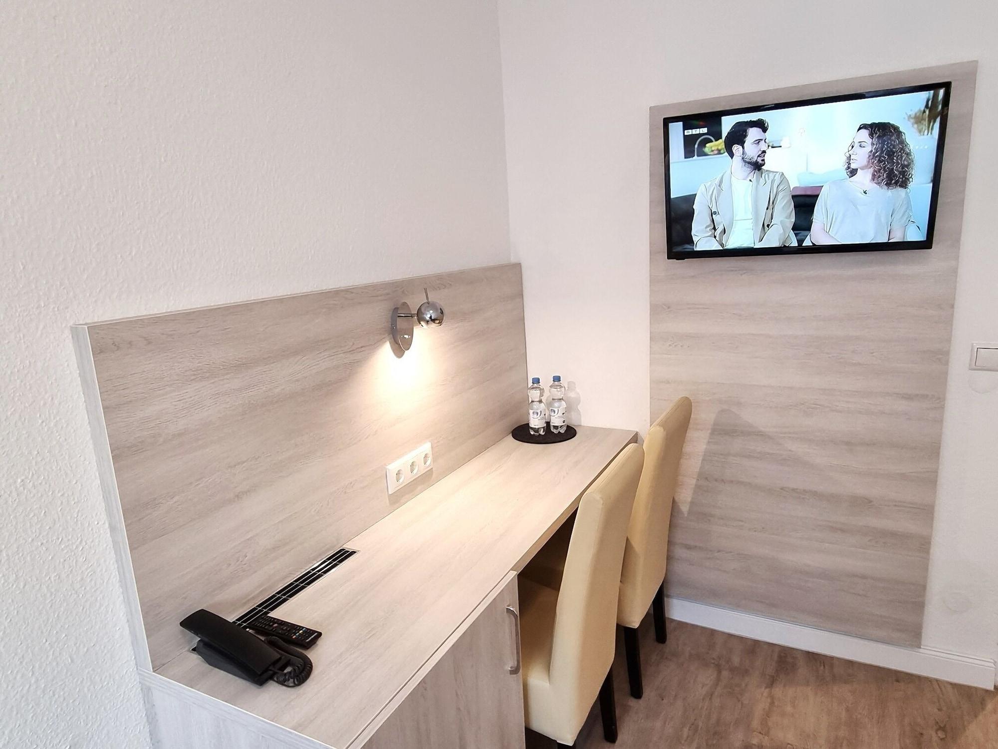 Adler Hotel Frankfurt Франкфурт на Майн Екстериор снимка