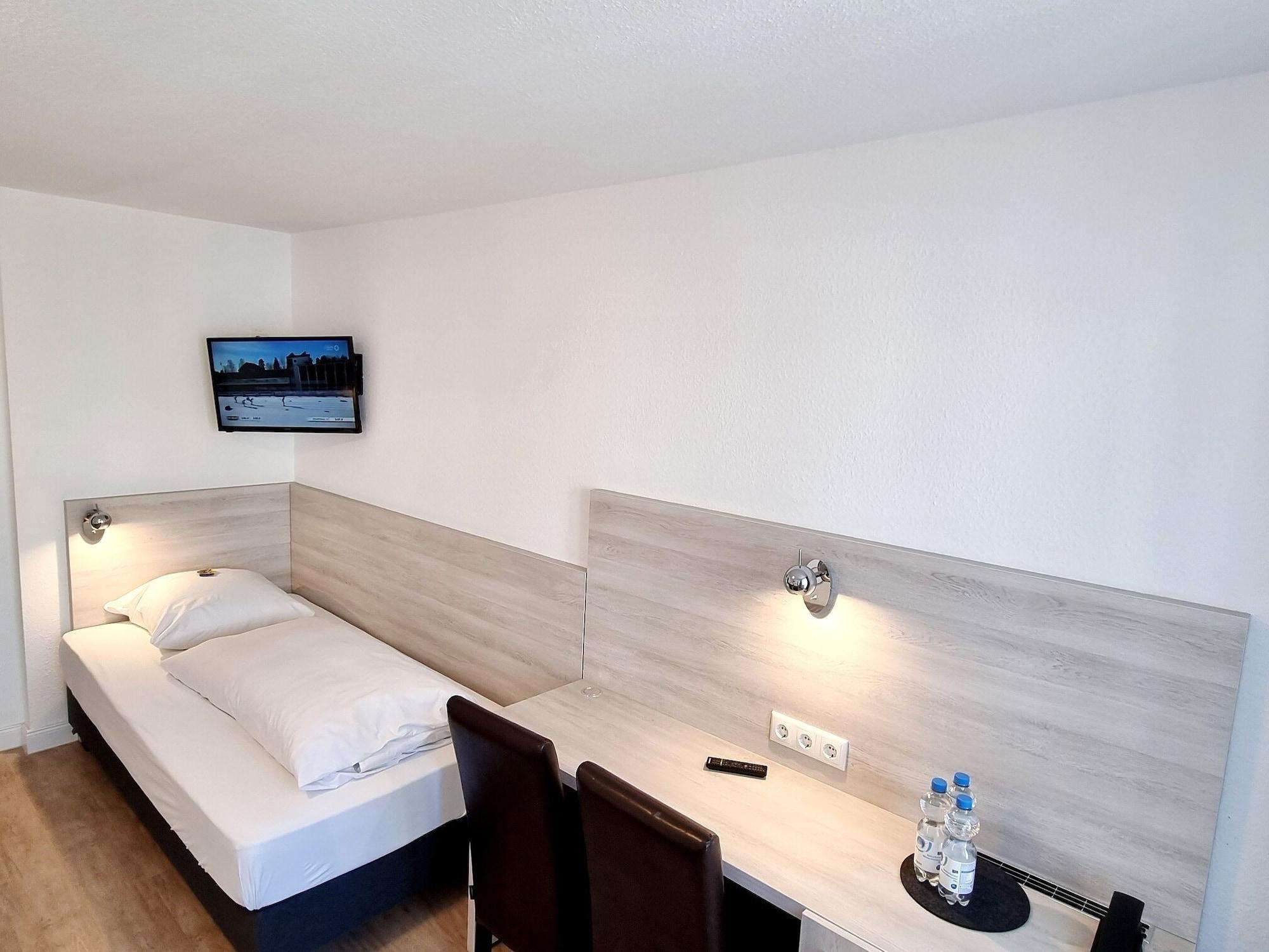Adler Hotel Frankfurt Франкфурт на Майн Екстериор снимка