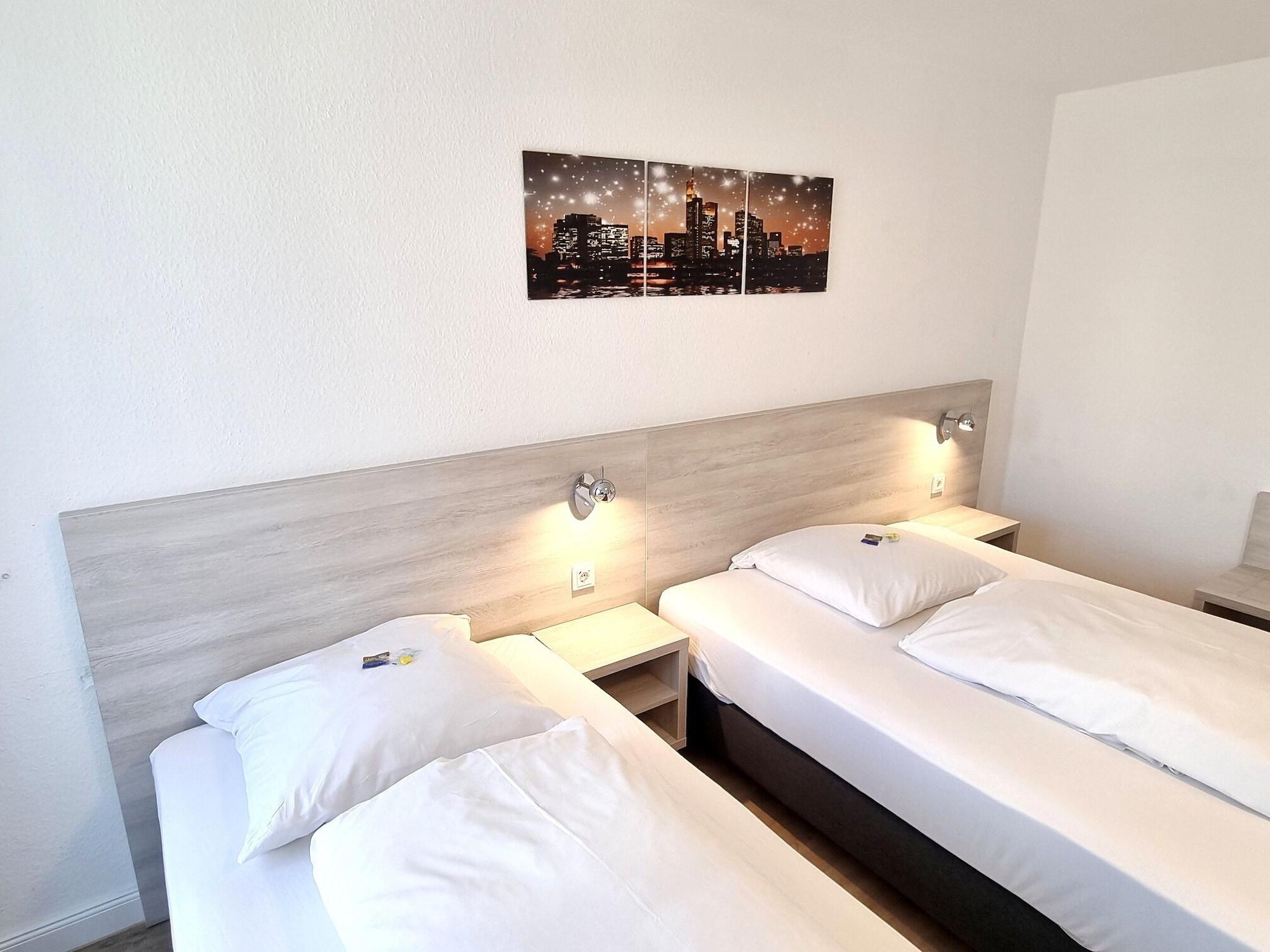 Adler Hotel Frankfurt Франкфурт на Майн Екстериор снимка