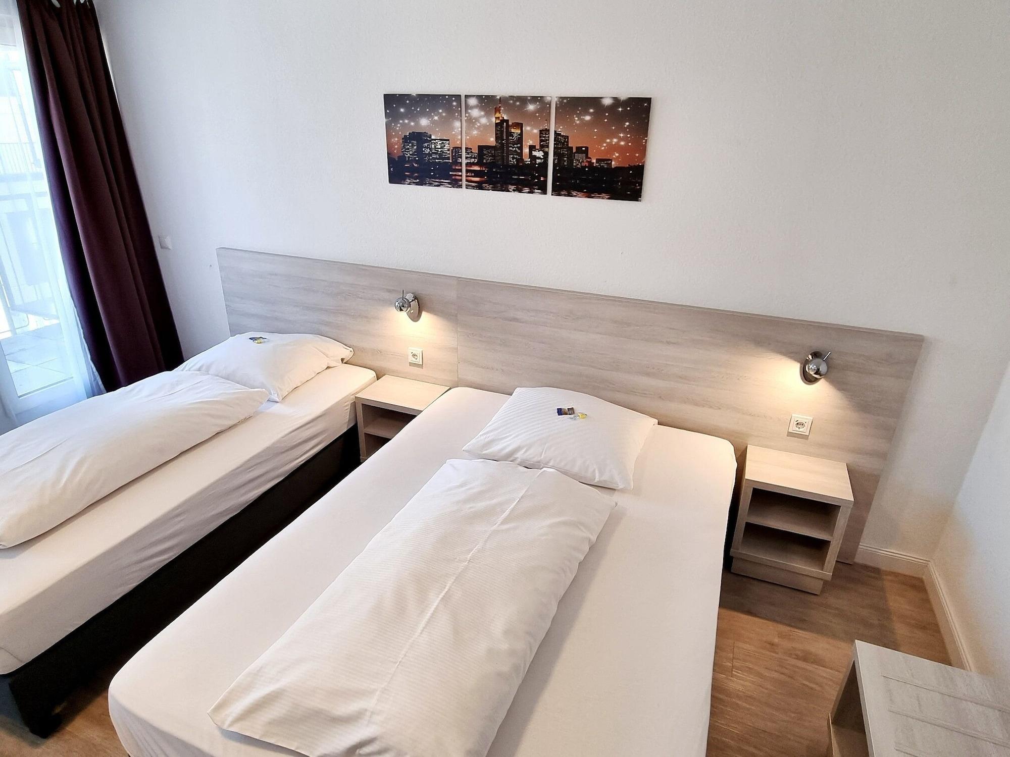 Adler Hotel Frankfurt Франкфурт на Майн Екстериор снимка
