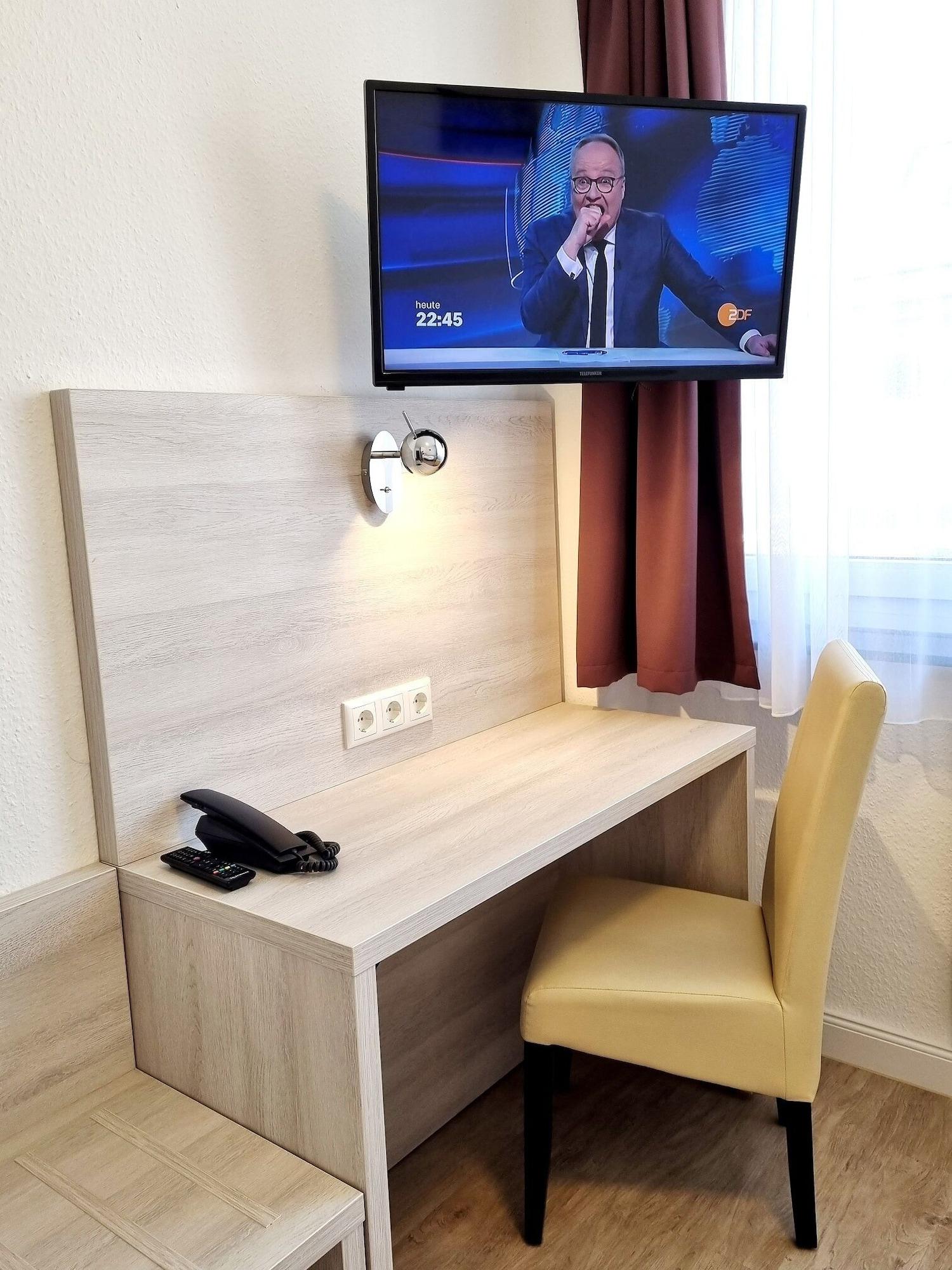 Adler Hotel Frankfurt Франкфурт на Майн Екстериор снимка