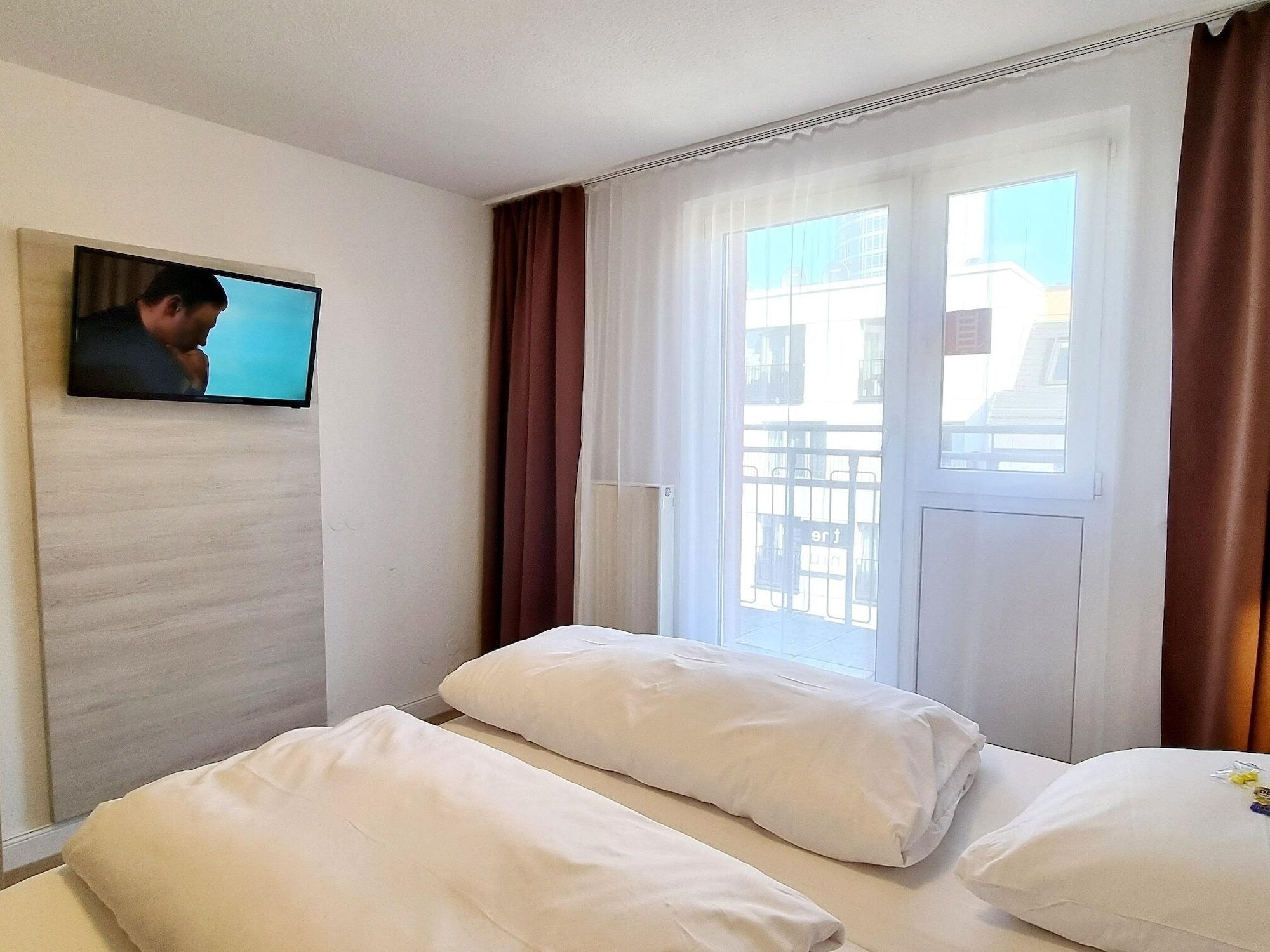 Adler Hotel Frankfurt Франкфурт на Майн Екстериор снимка