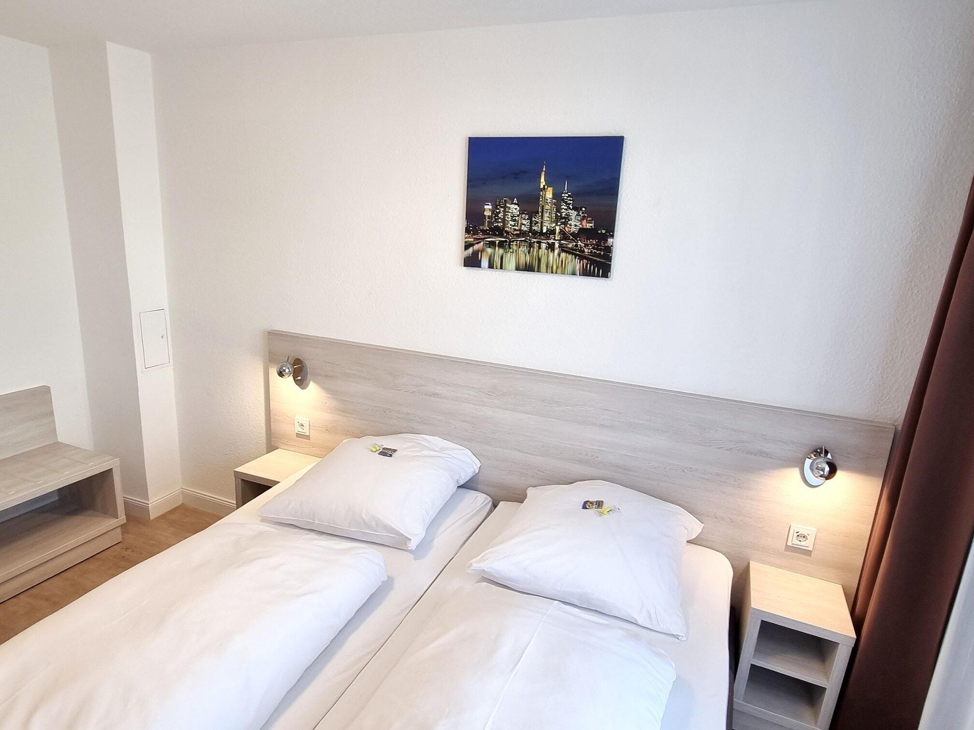 Adler Hotel Frankfurt Франкфурт на Майн Екстериор снимка