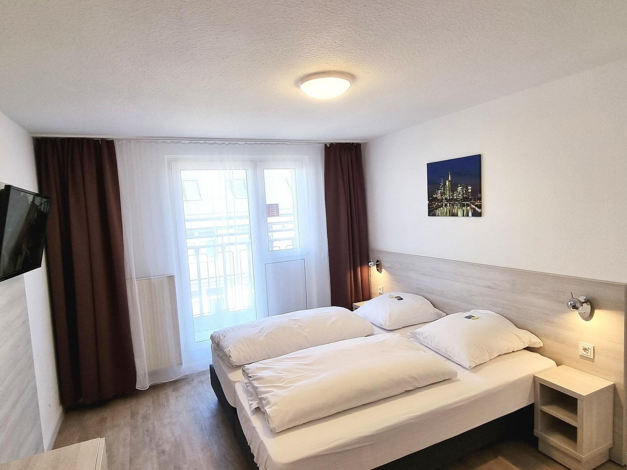 Adler Hotel Frankfurt Франкфурт на Майн Екстериор снимка