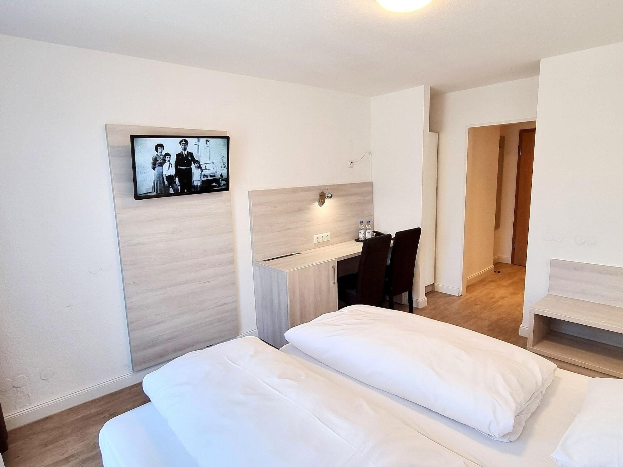 Adler Hotel Frankfurt Франкфурт на Майн Екстериор снимка