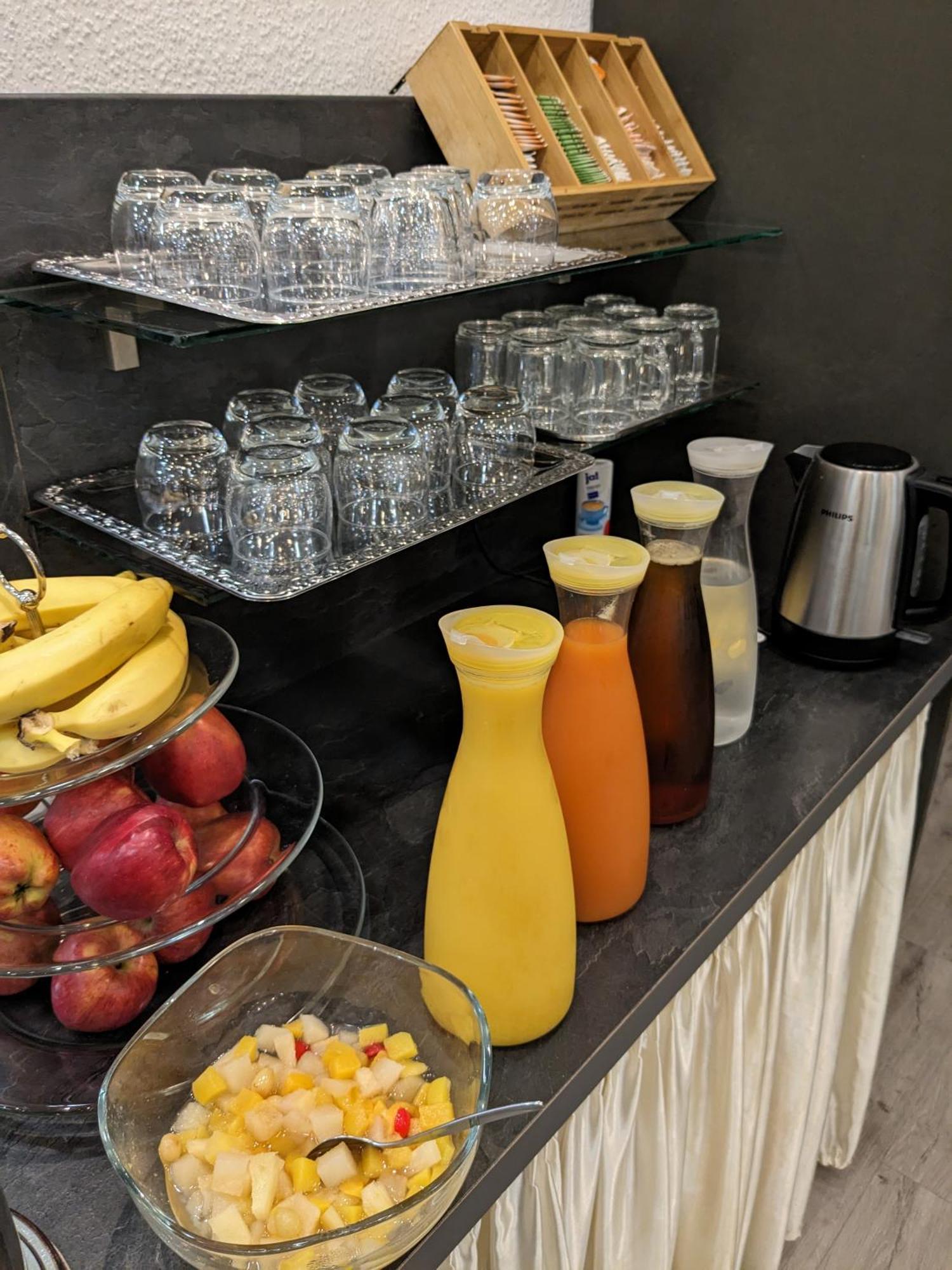 Adler Hotel Frankfurt Франкфурт на Майн Екстериор снимка